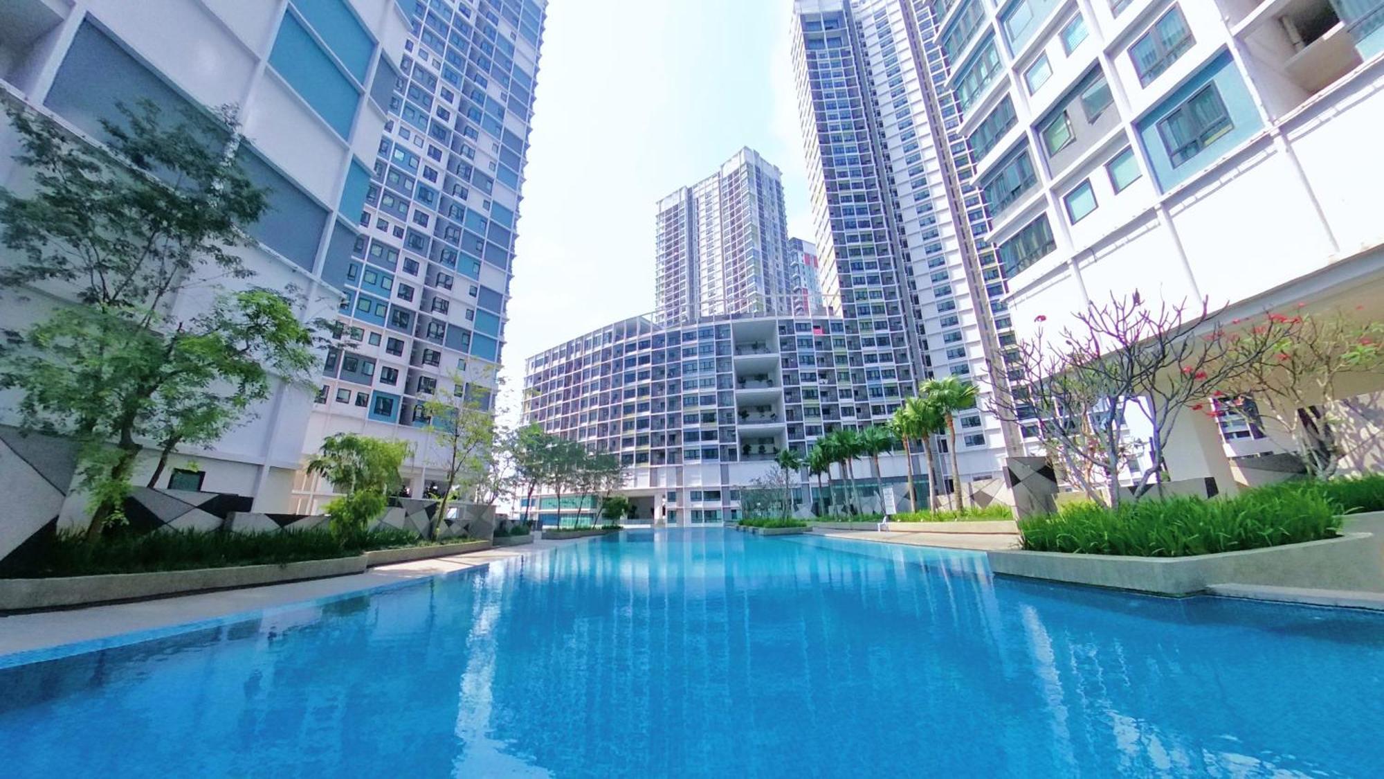 9Pax 2R2B Family Suite, I-City, I-Suite, Hyde, Beside Theme Park, Wifi 50-55" Smart Tv 莎阿南 外观 照片