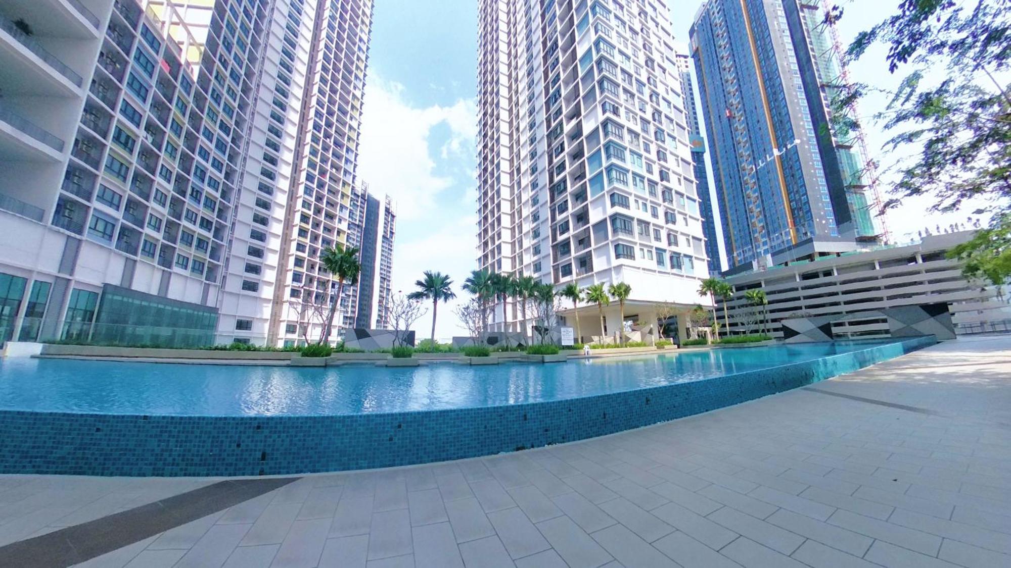 9Pax 2R2B Family Suite, I-City, I-Suite, Hyde, Beside Theme Park, Wifi 50-55" Smart Tv 莎阿南 外观 照片